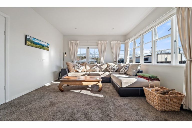 Photo of property in 58 Wilsons Road, Saint Martins, Christchurch, 8022