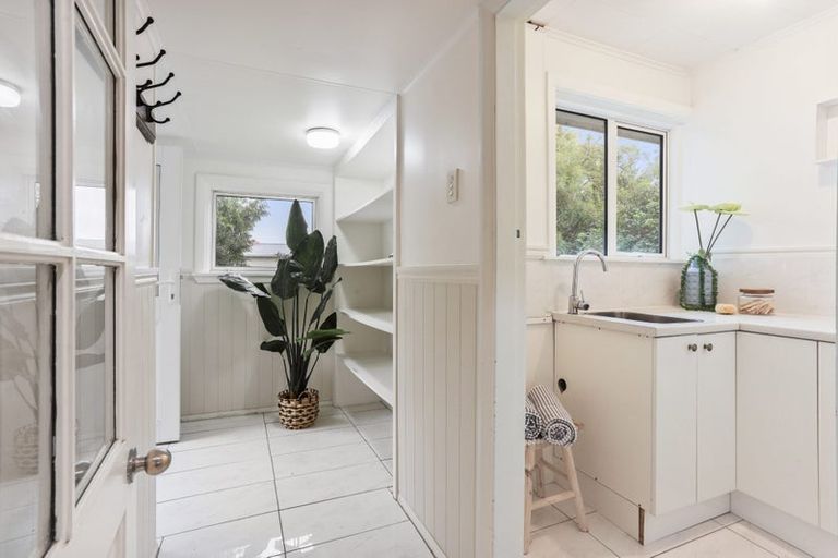 Photo of property in 197a Main North Road, Redwood, Christchurch, 8051