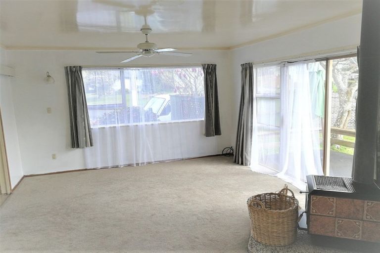 Photo of property in 35 Daytona Road, Henderson, Auckland, 0610