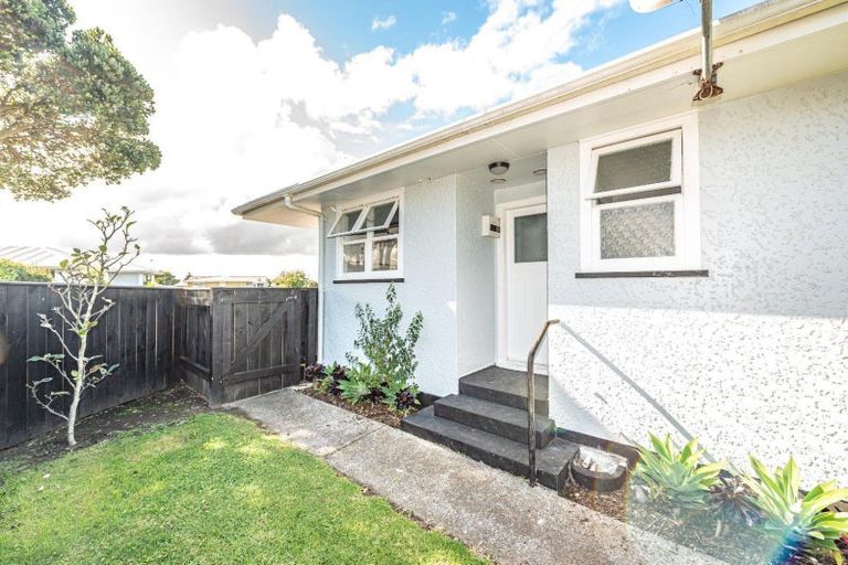 Photo of property in 1 Kupe Place, Castlecliff, Whanganui, 4501