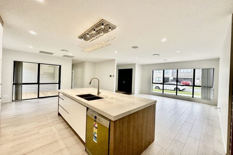 Photo of property in 60 Castlebane Drive, Flat Bush, Auckland, 2019