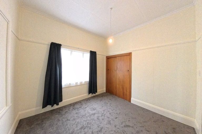 Photo of property in 4 Wood Street, Takaro, Palmerston North, 4410