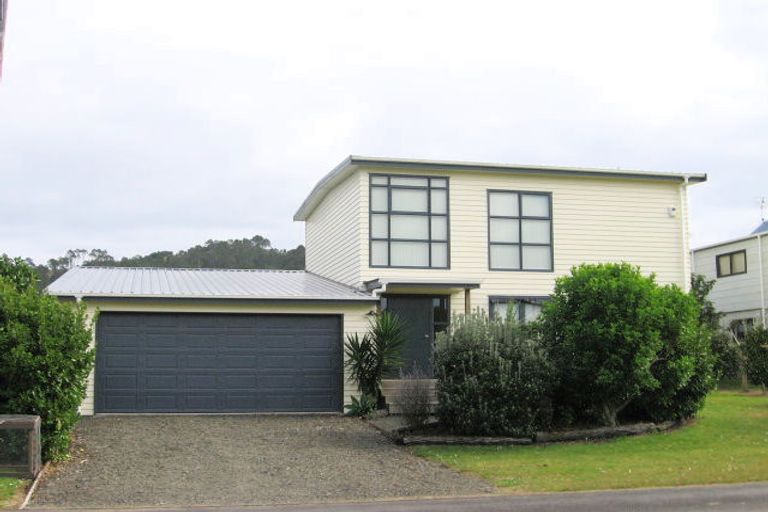 Photo of property in 12 Robyn Crescent, Hahei, Whitianga, 3591