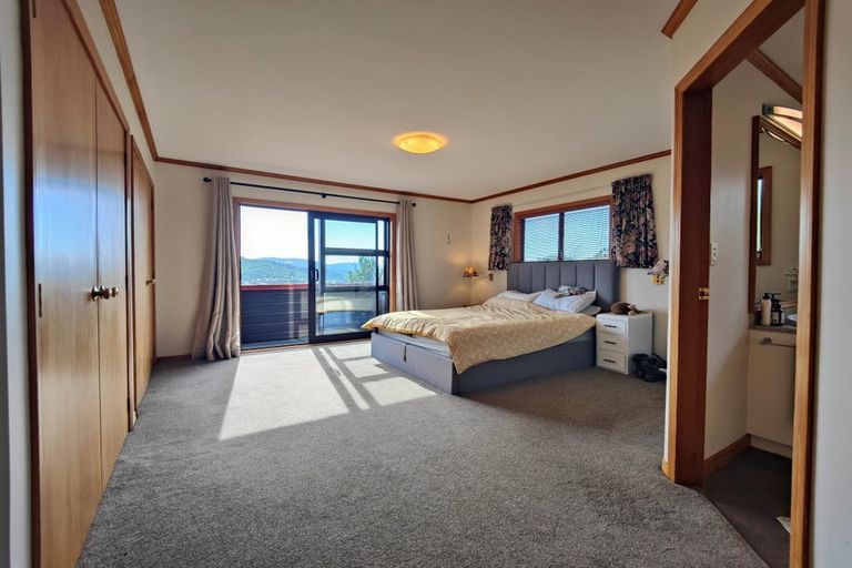 Photo of property in 32 Wrights Hill Road, Karori, Wellington, 6012