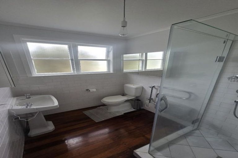 Photo of property in 7a Creamer Avenue, Belmont, Auckland, 0622