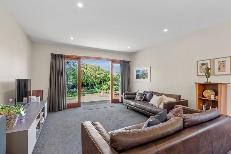 Photo of property in 11 Massey Crescent, St Albans, Christchurch, 8014