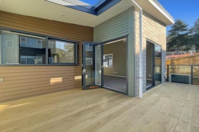 Photo of property in 11u4 Scotland Place, Hillcrest, Hamilton, 3216