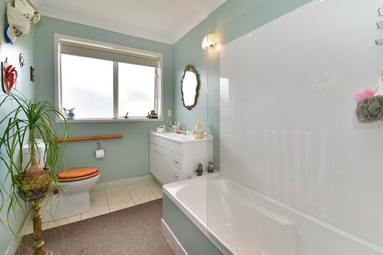 Photo of property in 29 Cabeleigh Drive, Helensville, 0800