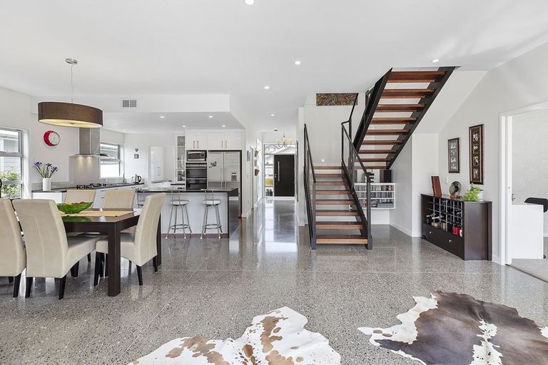 Photo of property in 4 Shoal Place, Whitby, Porirua, 5024