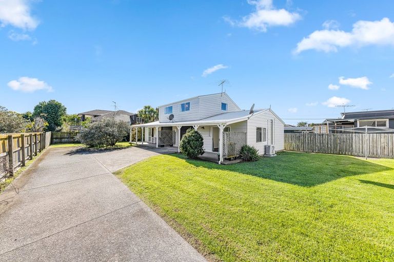 Photo of property in 49 Bay Street, Red Beach, 0932