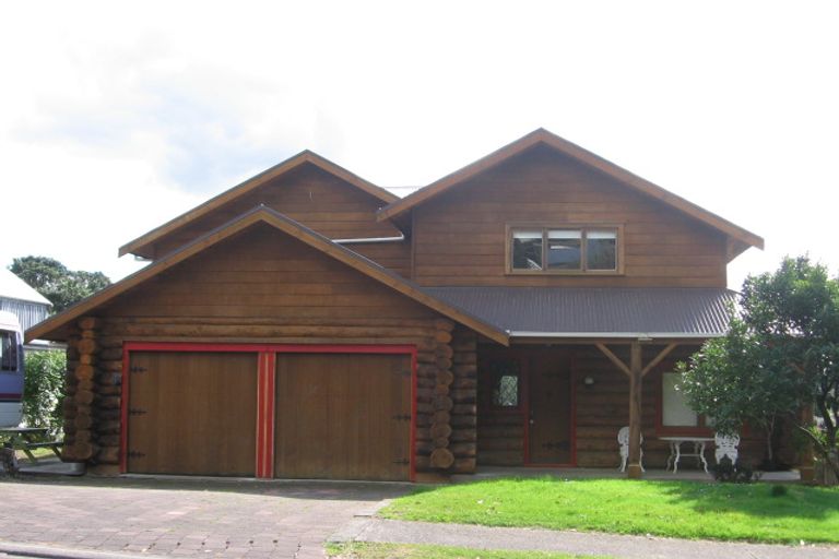 Photo of property in 28 Mount Avenue, Pauanui, Hikuai, 3579