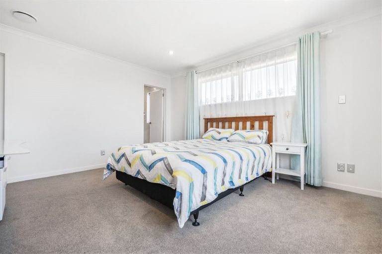Photo of property in 25 Casheltown Way, Flat Bush, Auckland, 2019