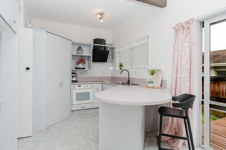 Photo of property in 2 Dorothy Place, Hillcrest, Hamilton, 3216