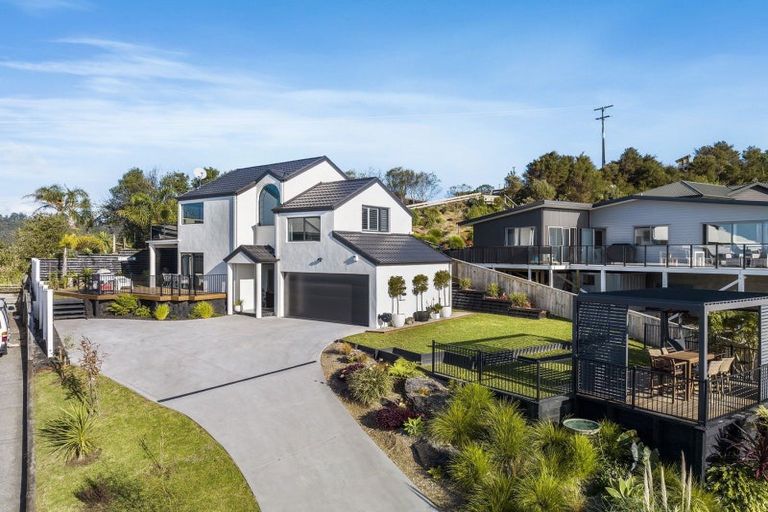 Photo of property in 107 Pacific View Drive, Whangamata, 3620
