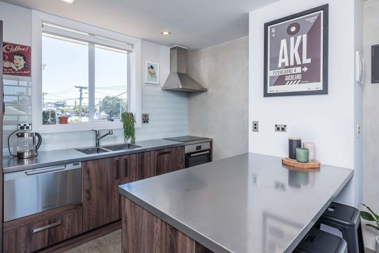 Photo of property in 10/76u Freyberg Street, Lyall Bay, Wellington, 6022