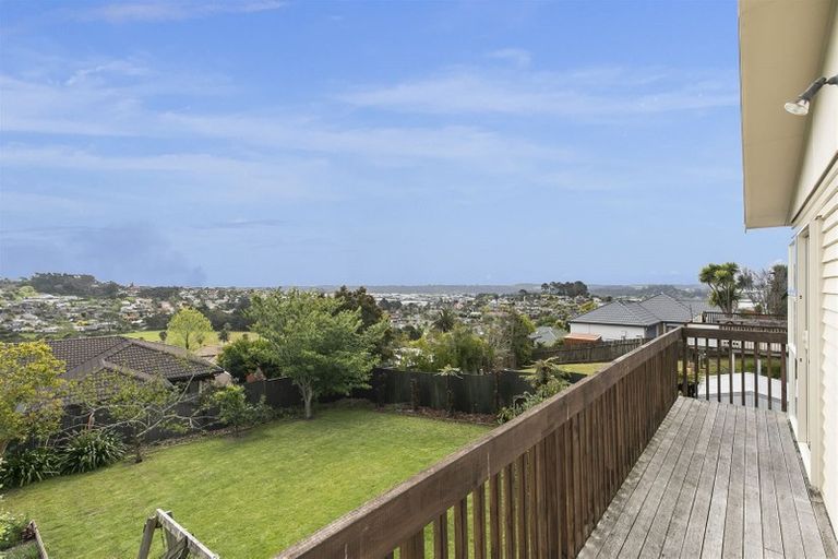 Photo of property in 92 Sunset Road, Unsworth Heights, Auckland, 0632