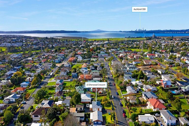 Photo of property in 15 Sherwood Avenue, Te Atatu South, Auckland, 0610