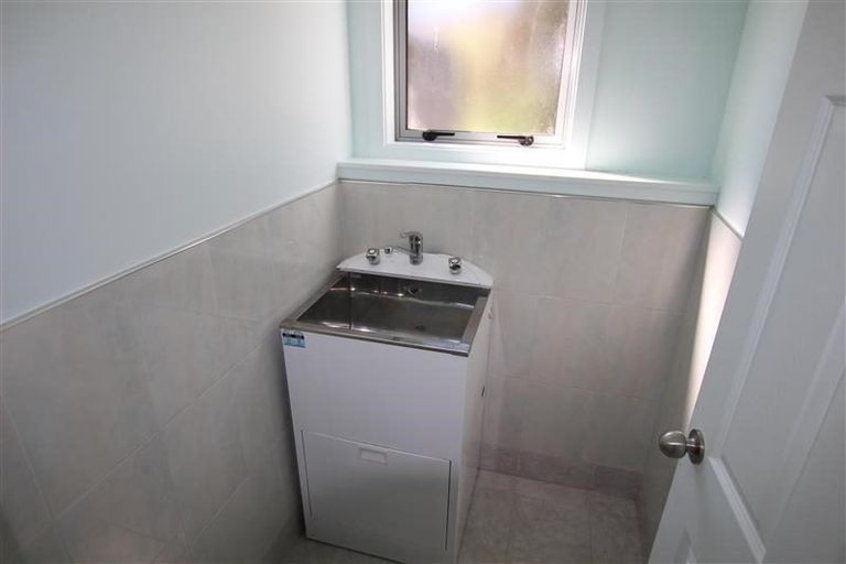 Photo of property in 15 Katrina Place, Massey, Auckland, 0614