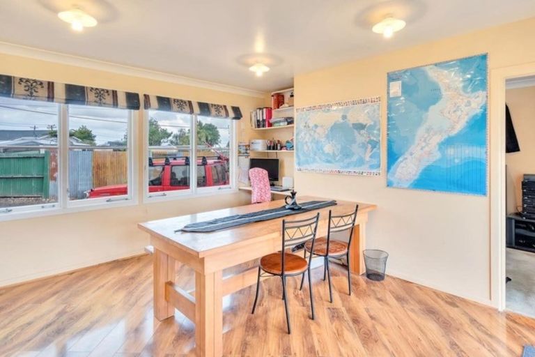 Photo of property in 52 Awaroa Road, Helensville, 0800