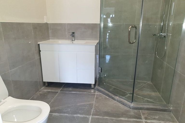 Photo of property in 21 Millcroft Lane, Ranui, Auckland, 0612