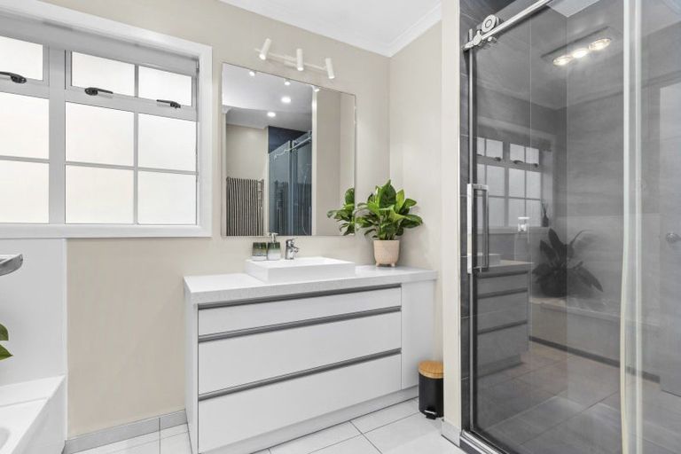 Photo of property in 114 Pipiroa Road, Ngatea, 3503