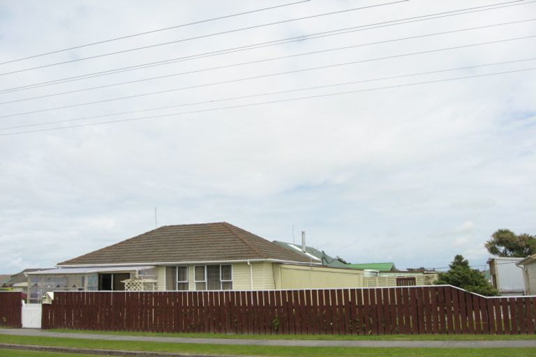 Photo of property in 62 Domett Street, Westport, 7825