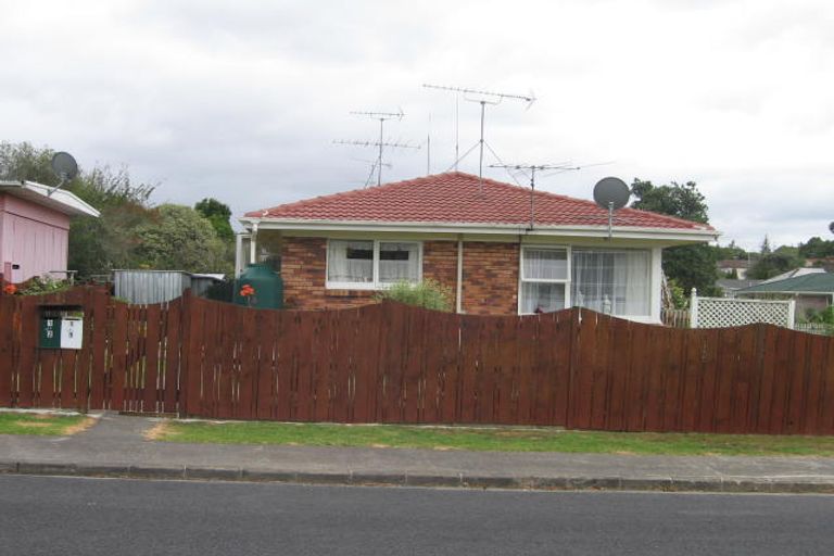Photo of property in 1/1 Lingfield Street, Glenfield, Auckland, 0629