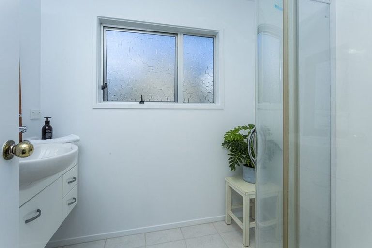 Photo of property in 40 Tree View Avenue, Glenfield, Auckland, 0629