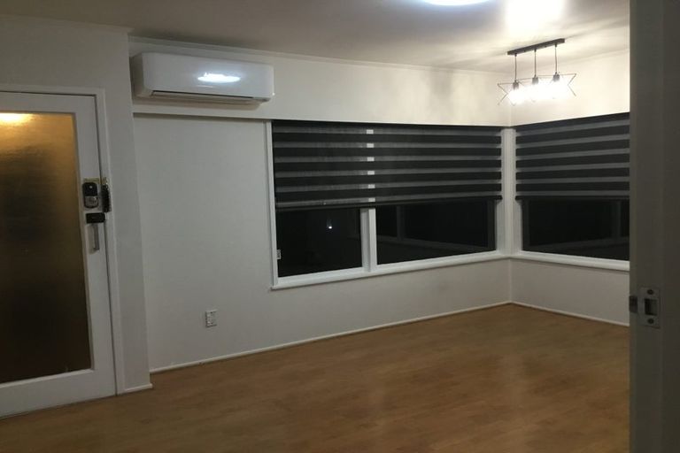 Photo of property in 2/101 Hillside Road, Glenfield, Auckland, 0627