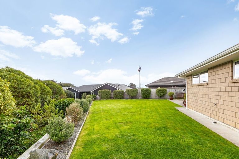 Photo of property in 21 Resolution Drive, Whitby, Porirua, 5024