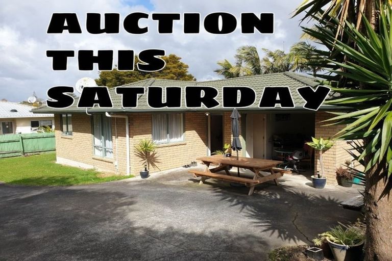 Photo of property in 100a Lincoln Park Avenue, Massey, Auckland, 0614