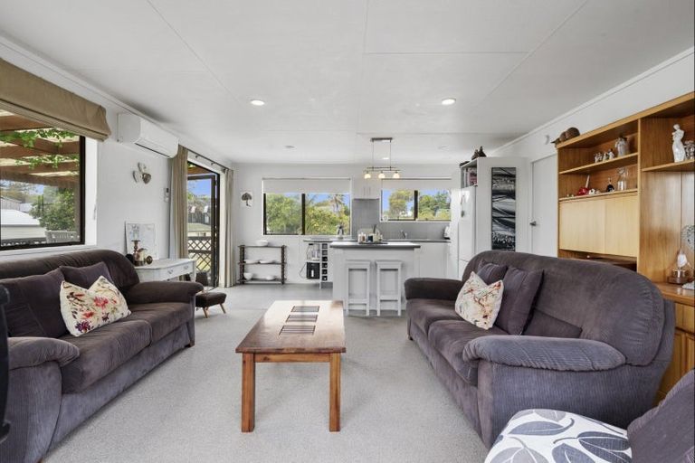 Photo of property in 1297 Papamoa Beach Road, Papamoa Beach, Papamoa, 3118