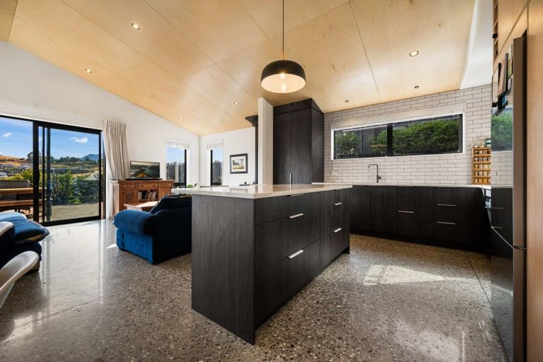 Photo of property in 6 Mcneil Crescent, Wanaka, 9305