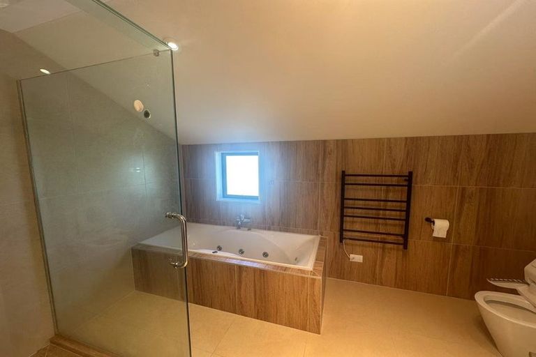 Photo of property in 86 Fairview Avenue, Fairview Heights, Auckland, 0632