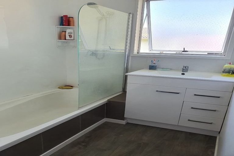 Photo of property in 1/20 Carter Place, Manurewa, Auckland, 2102