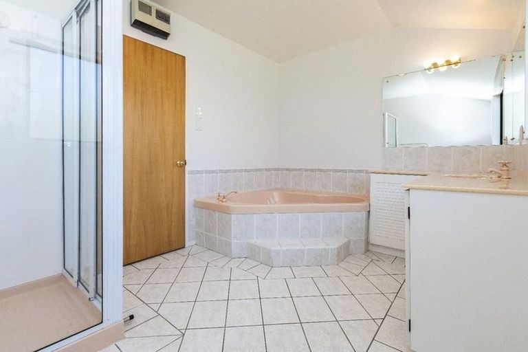 Photo of property in 9 Pasadena Place, Harewood, Christchurch, 8051