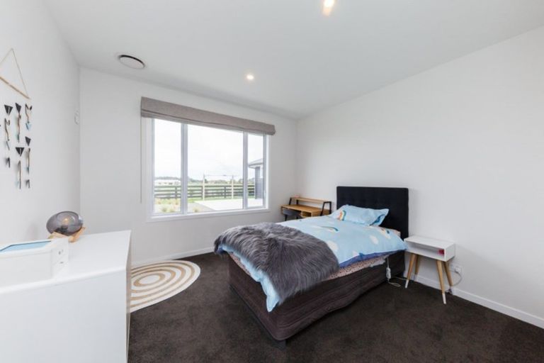 Photo of property in 33 Hartwell Drive, Kelvin Grove, Palmerston North, 4470
