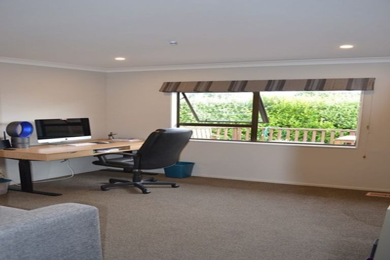 Photo of property in 5 The Top Gallant, Whitby, Porirua, 5024