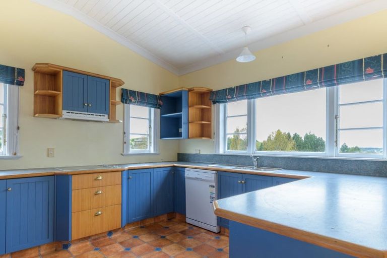 Photo of property in 100 Halcombe Road, Feilding, 4775