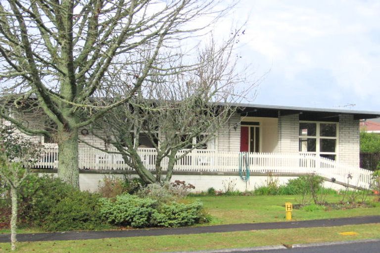 Photo of property in 37 Sunnyhills Avenue, Glenview, Hamilton, 3206