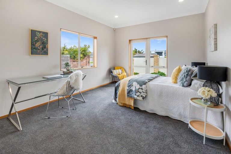 Photo of property in 1/16 Hattaway Avenue, Bucklands Beach, Auckland, 2012