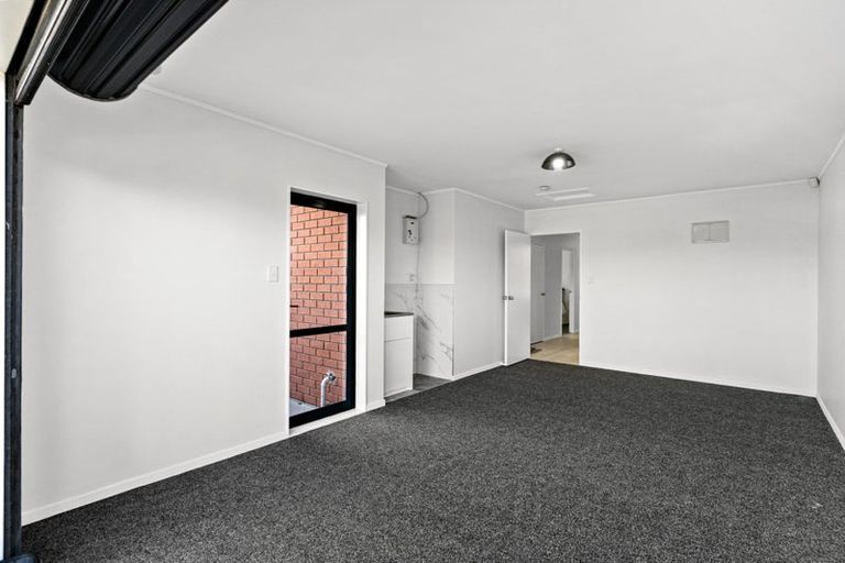 Photo of property in 9 Eloise Place, Clendon Park, Auckland, 2103