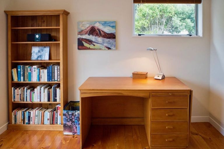 Photo of property in 19f3 Burnham Street, Seatoun, Wellington, 6022