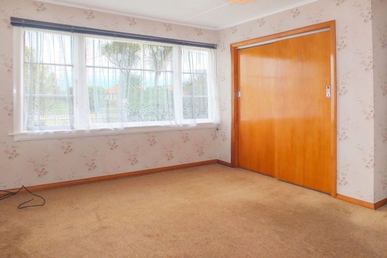 Photo of property in 18 Hulke Street, Foxton, 4814