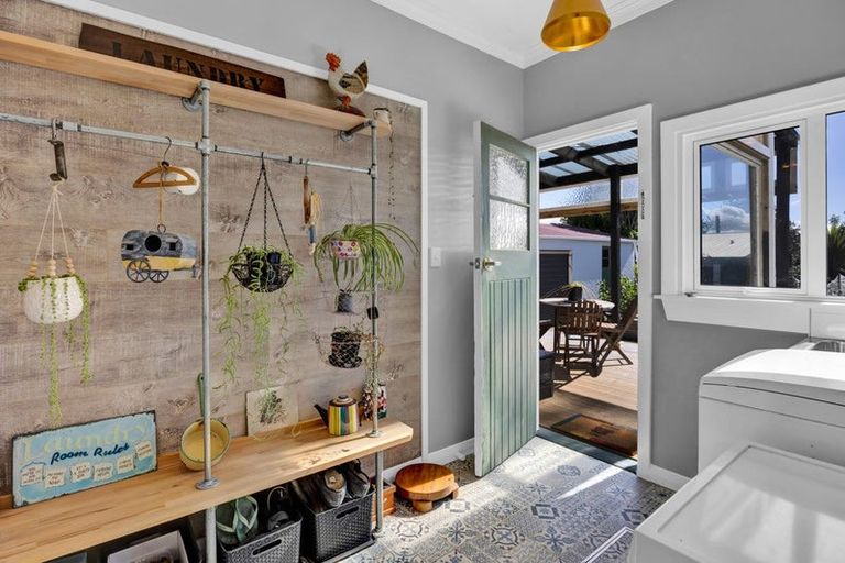 Photo of property in 330 South Road, Hawera, 4610