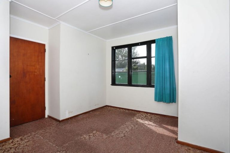 Photo of property in 17 Lyon Street, Marton, 4710