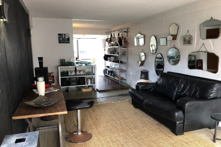 Photo of property in 40 Maunganui Road, Mount Maunganui, 3116
