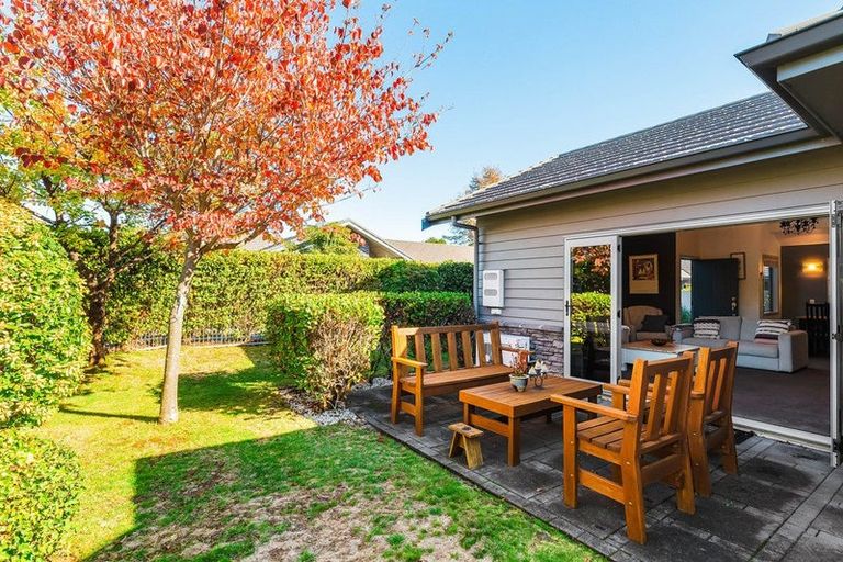Photo of property in 15 Parata Street, Two Mile Bay, Taupo, 3330