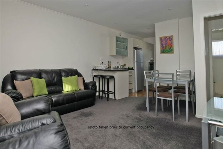 Photo of property in 102u1 Endeavour Street, Lyall Bay, Wellington, 6022