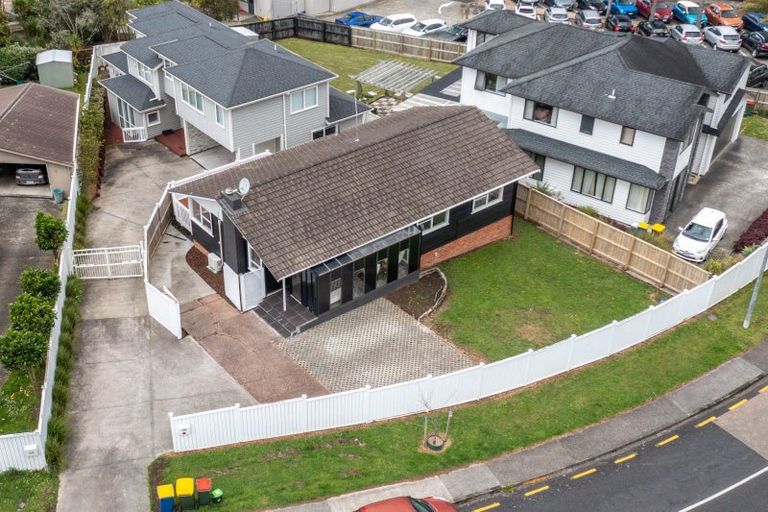 Photo of property in 21 Compton Street, Hillcrest, Auckland, 0627